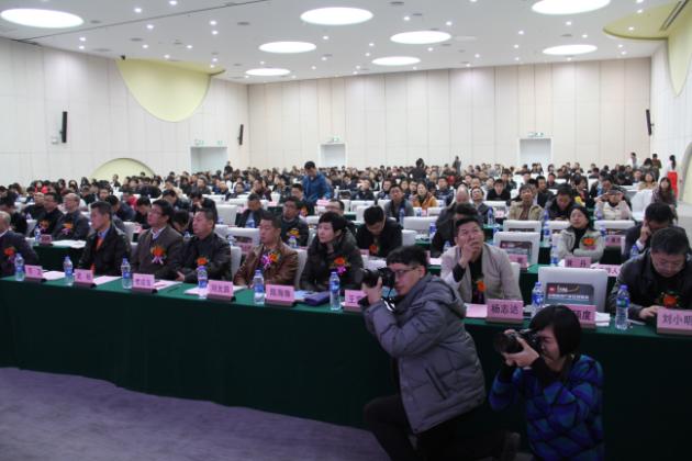 圖8、記者們爭先恐后的抓拍也挺有意思