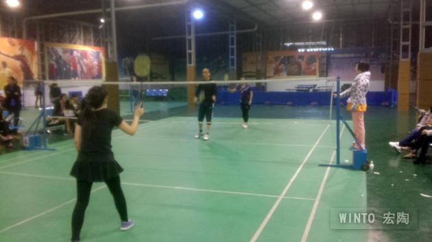 圖3、陶城報(bào)記者接球情景-瓷磚一線品牌宏陶陶瓷