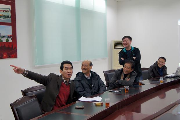 圖11、宏陶銷售總經(jīng)理陸志江對獲評優(yōu)秀專賣店精彩點評