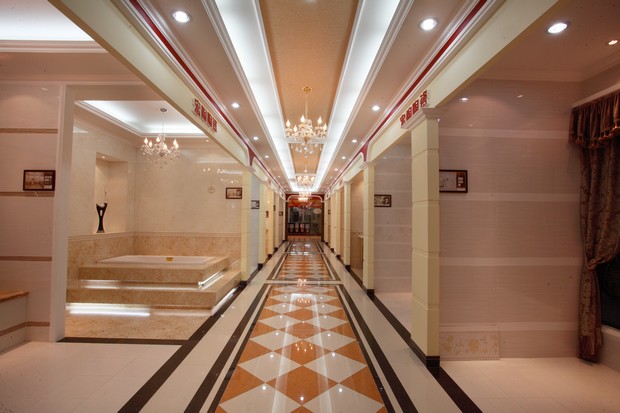 圖11、2011年度廣東汕頭宏陶優(yōu)秀專賣店（選登）